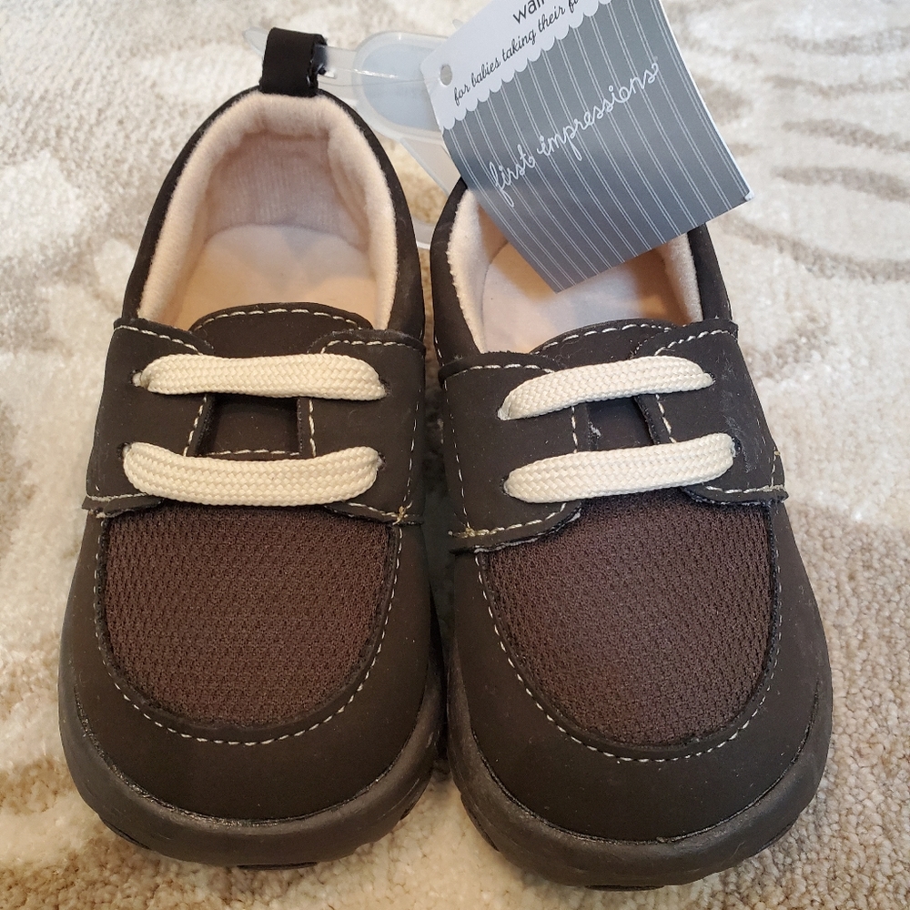 First impressions baby walking shoes nwt size 4